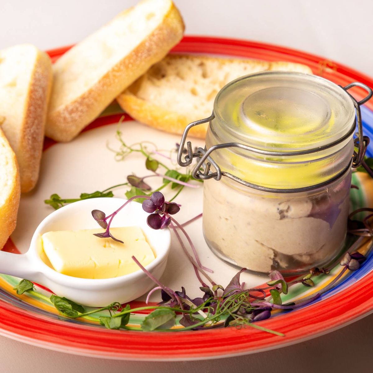 Pate de Rata Facut in Casa cu ceapa rosie caramelizata 